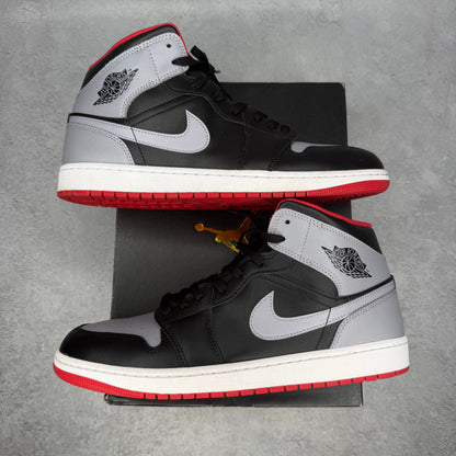 Jordan 1 Mid Bred Shadow *pre-owned* SIZE 13