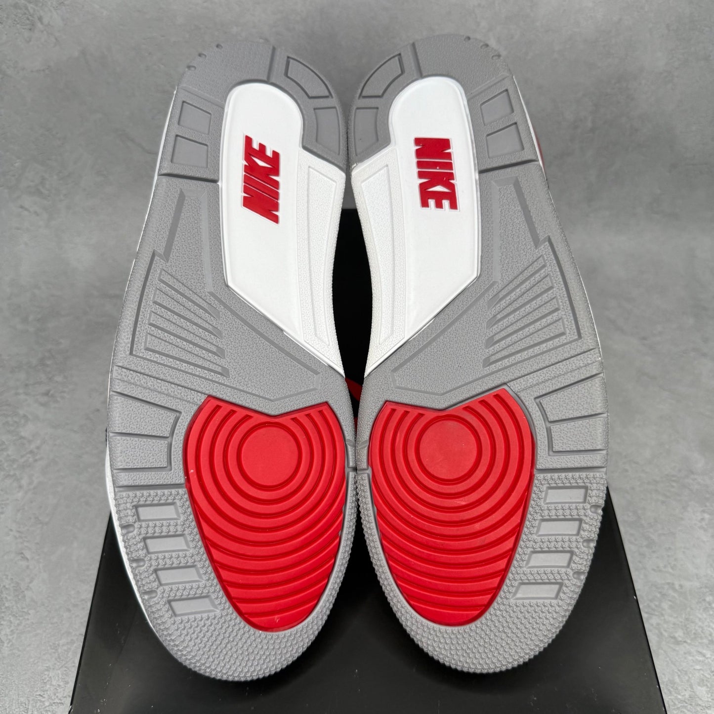 Jordan 3 Retro Fire Red (2022) - Kicks Collective PA - Jordan - DN3707 - 160 - Men's Shoes - 10.5M/12W - Brand New