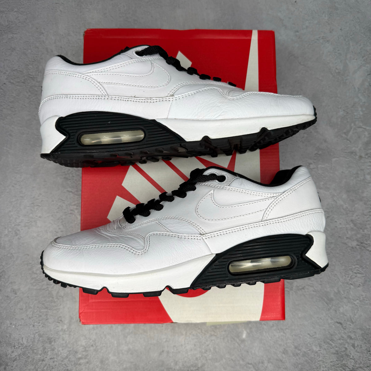 Nike Air Max 90/1 White Black *pre-owned* SIZE 9