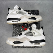 Jordan 4 Retro Military Black *pre-owned* SIZE 9