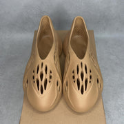 adidas Yeezy Foam RNR Clay Taupe 9 (Pre-Owned) - Image 3