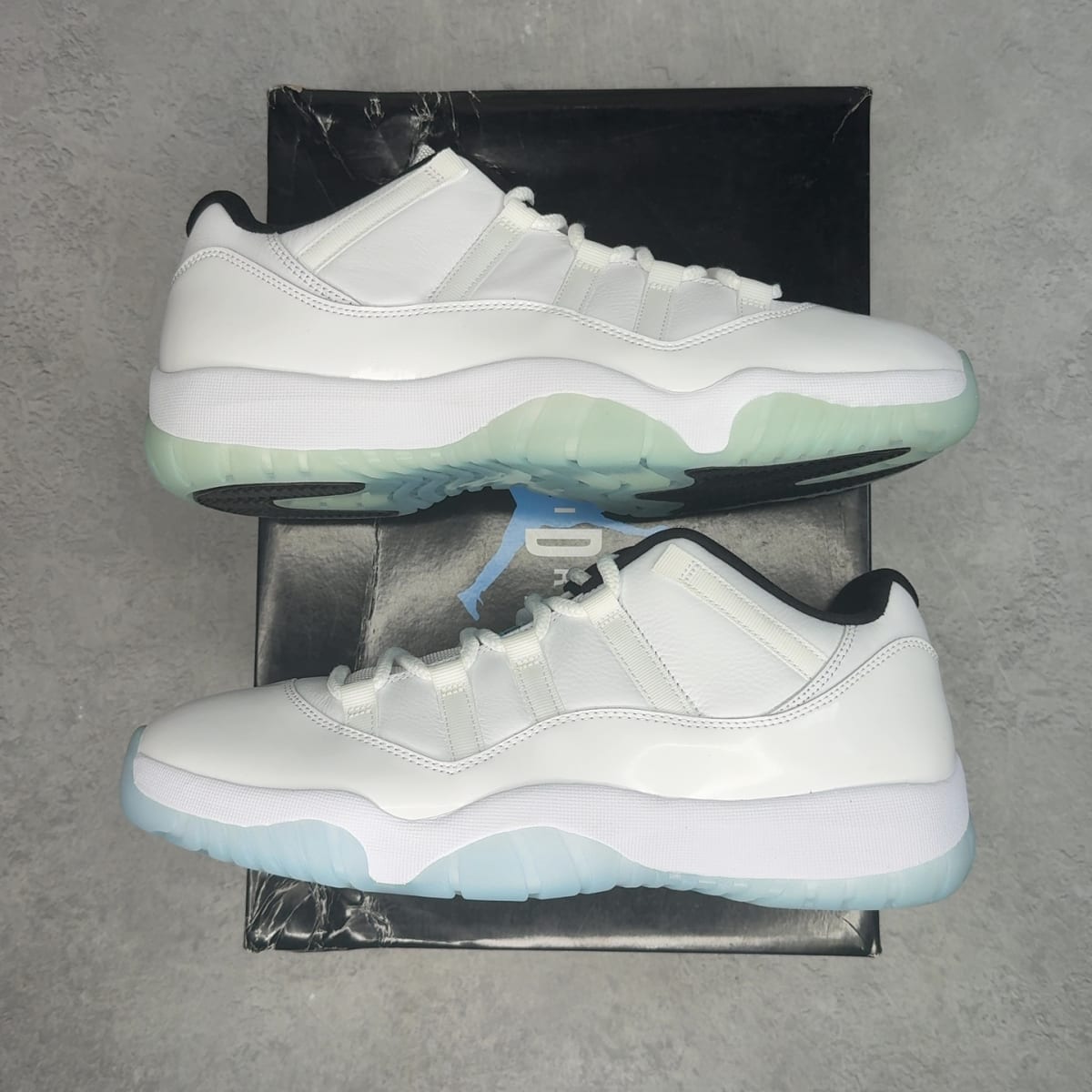 Jordan 11 Retro Low Legend Blue 12 (New) - front