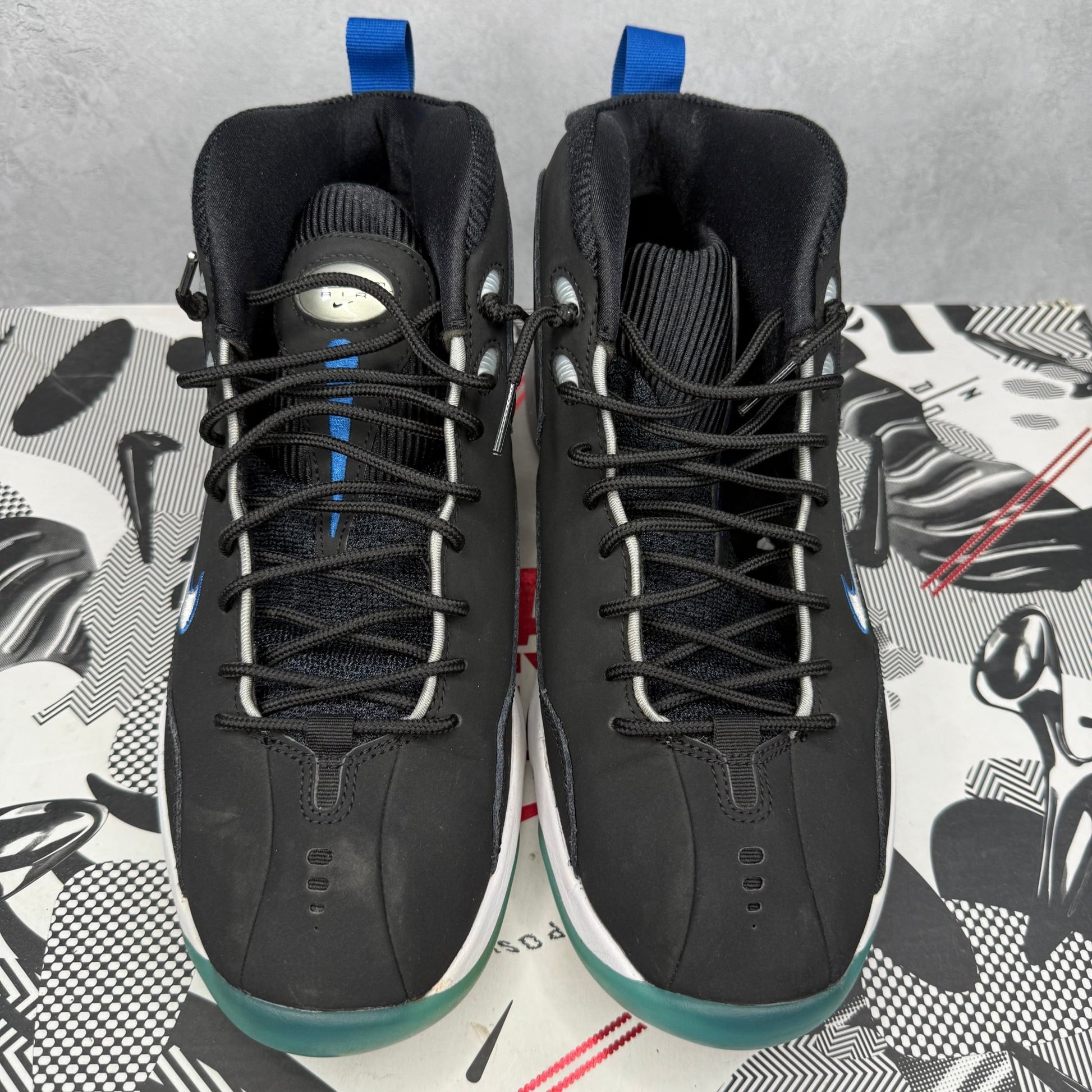 Nike Basketball Class of 97 Pack (missing Foamposite) *pre - owned* SIZE 10.5 - Kicks Collective PA - Nike - 808643-100 - Men's Shoes - 10.5M/12W - Pre - Owned - Original Box (Damaged)