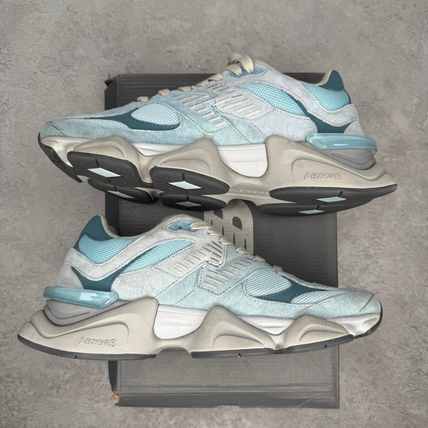 New Balance 9060 Chrome Blue *pre - owned* SIZE 9 - Kicks Collective PA - New Balance - U9060EED - Men's Shoes - 9M/10.5W - Pre - Owned