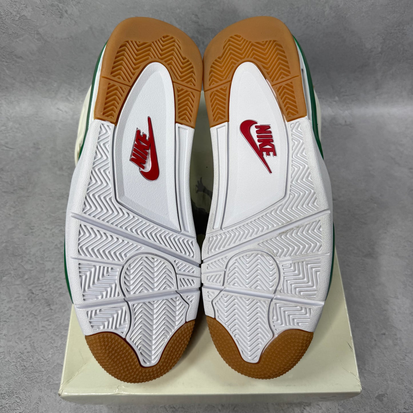 Jordan 4 Retro SB Pine Green