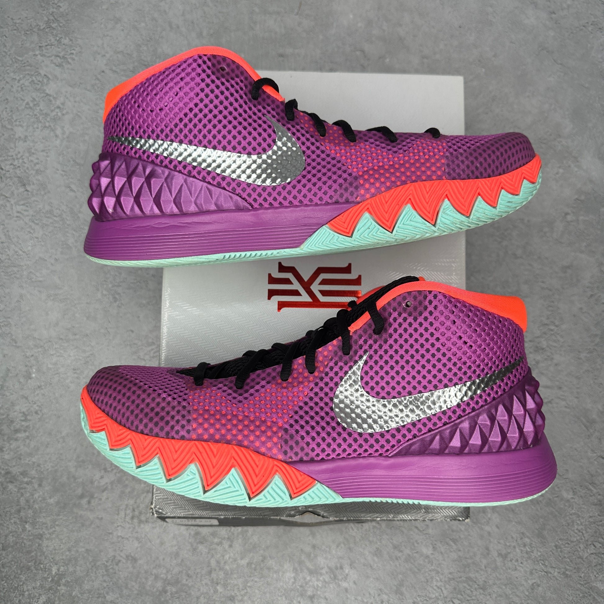 Nike Kyrie 1 Easter *pre-owned* SIZE 11.5