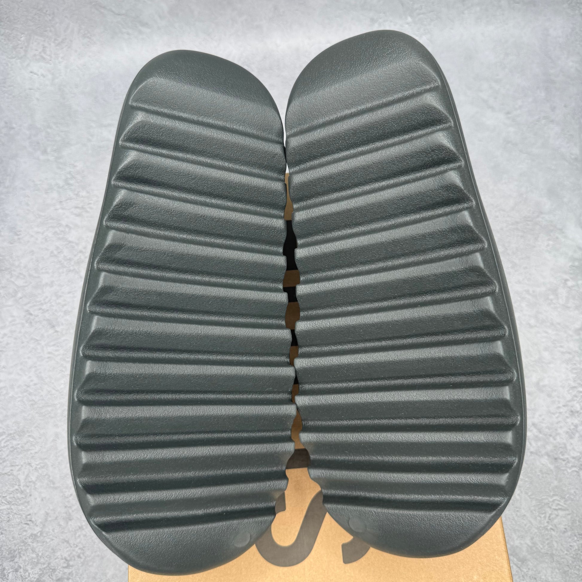 adidas Yeezy Slide Dark Onyx