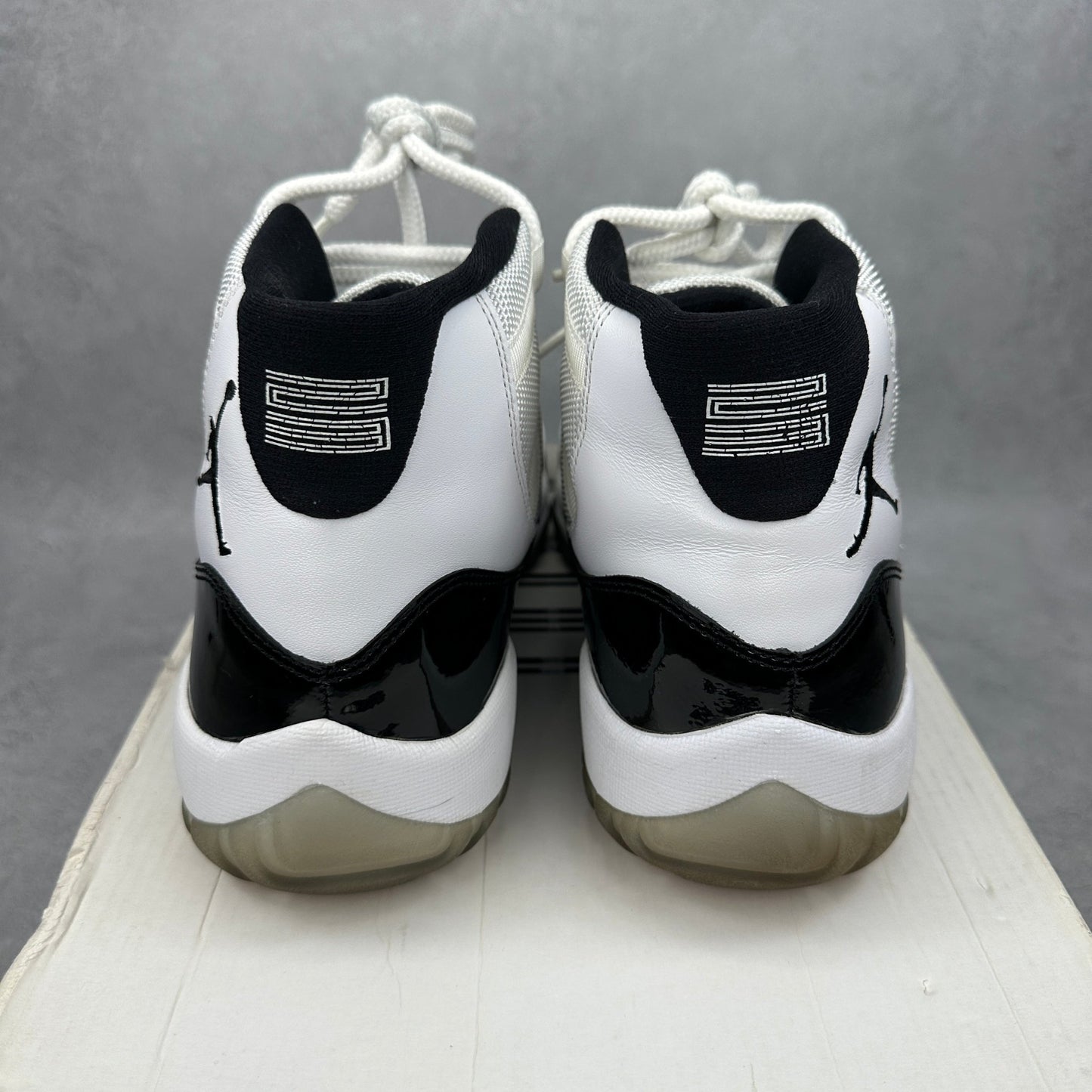 Jordan 11 Retro Concord (2011) *pre - owned* SIZE 9.5 - Kicks Collective PA - Jordan - 378037-107 - Men's Shoes - 9.5M/11W - Pre - Owned