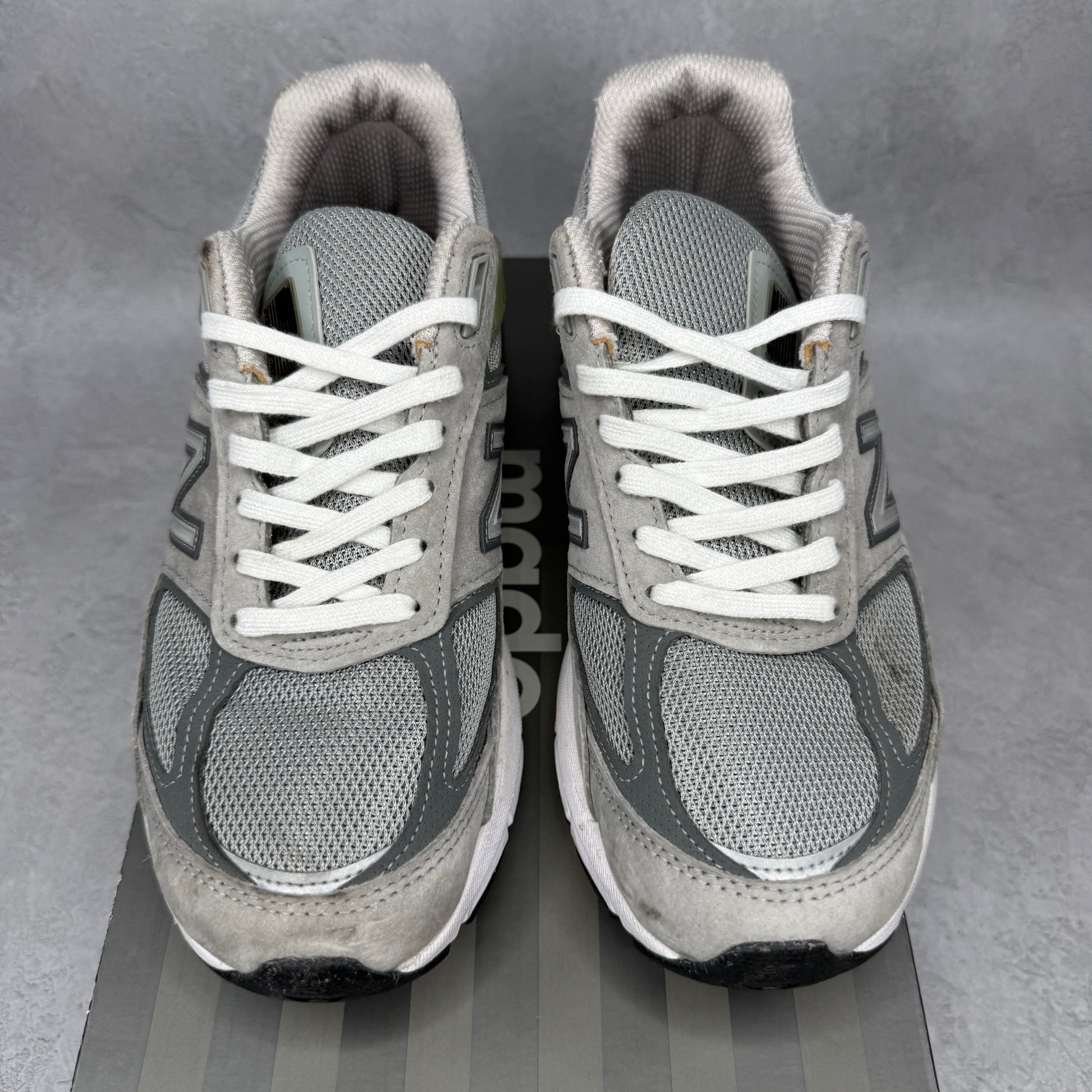 New Balance 990v5 Grey *pre-owned* SIZE 7.5