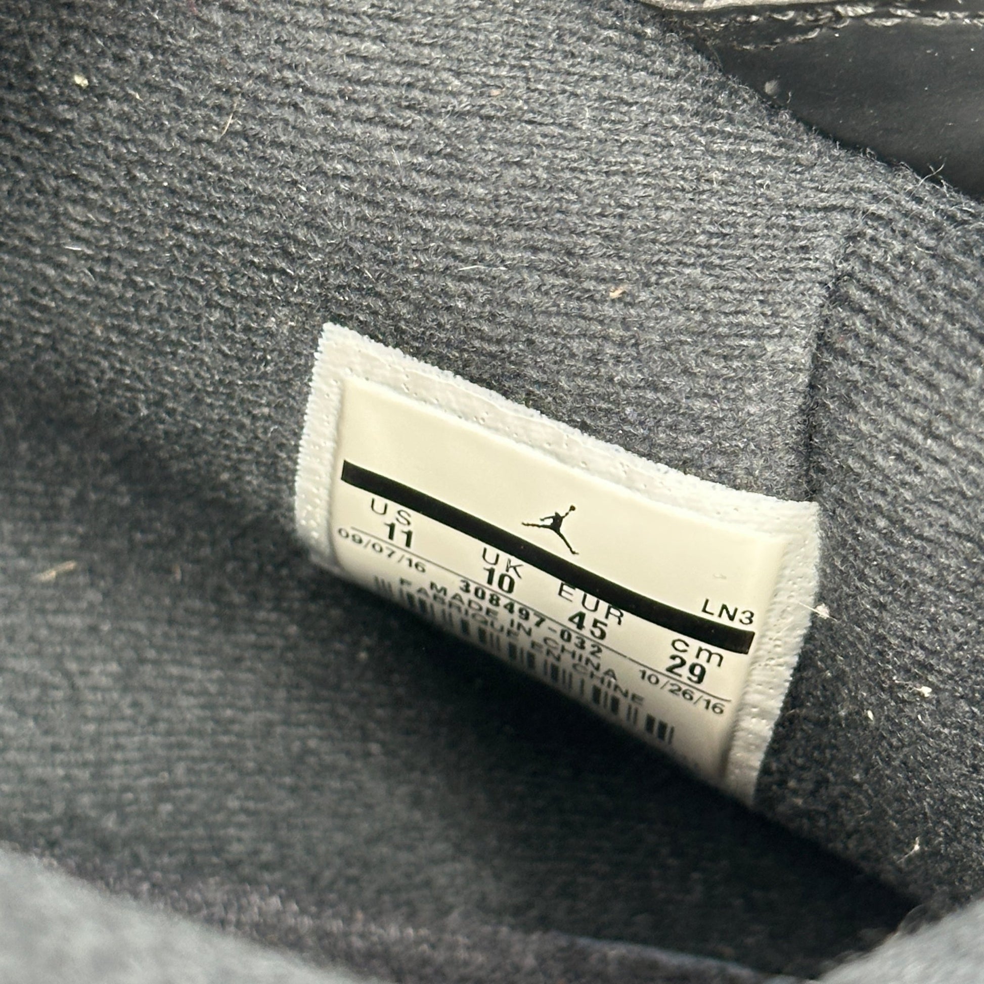 Jordan 4 Retro Royalty *pre - owned* SIZE 11 - Kicks Collective PA - Jordan - 308497-032 - Men's Shoes - 11M/12.5W - Pre - Owned - No Box