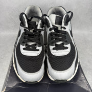 Nike Air Max 90 Black Wolf Grey *pre-owned* SIZE 9