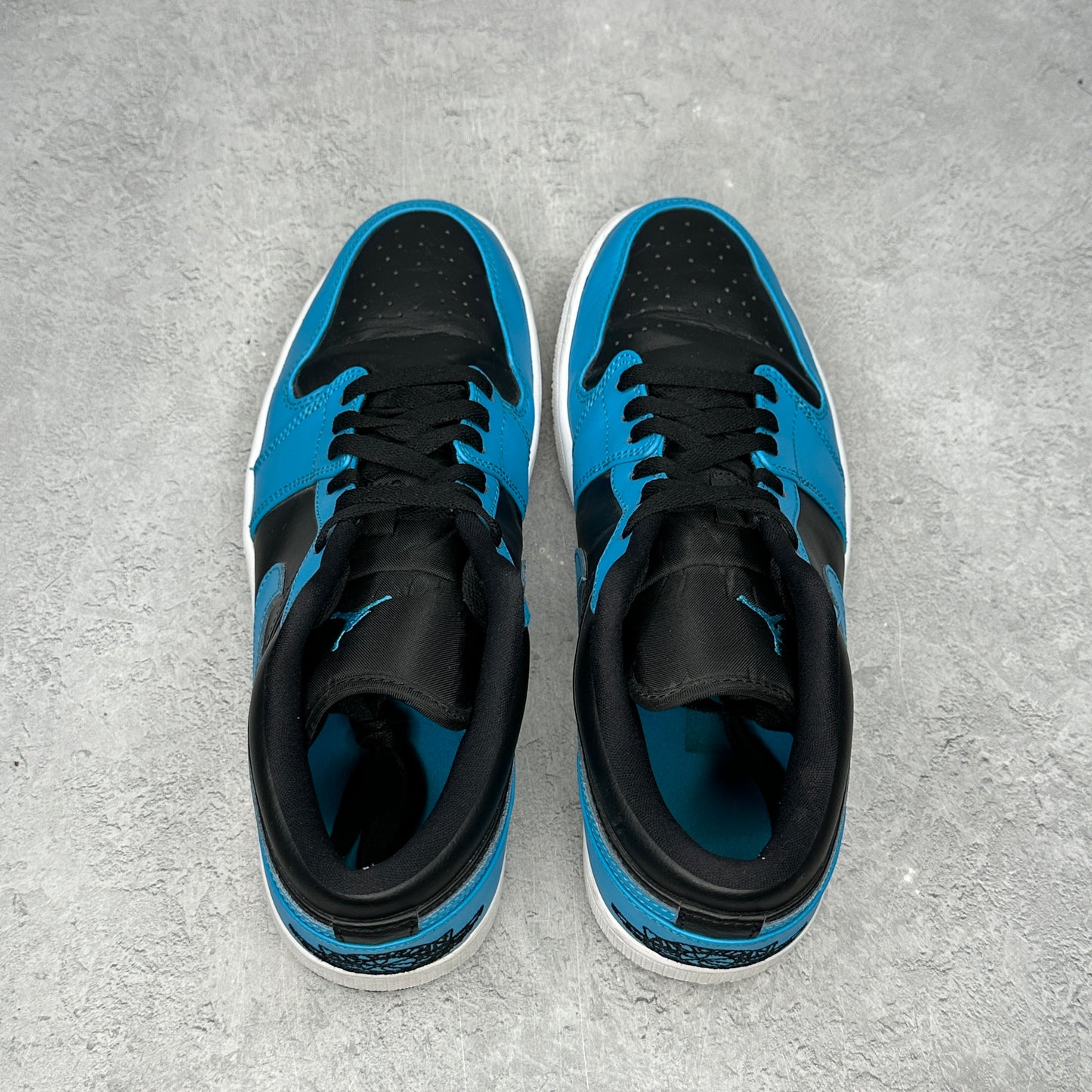 Jordan 1 Low Laser Blue Black *pre-owned* SIZE 10.5