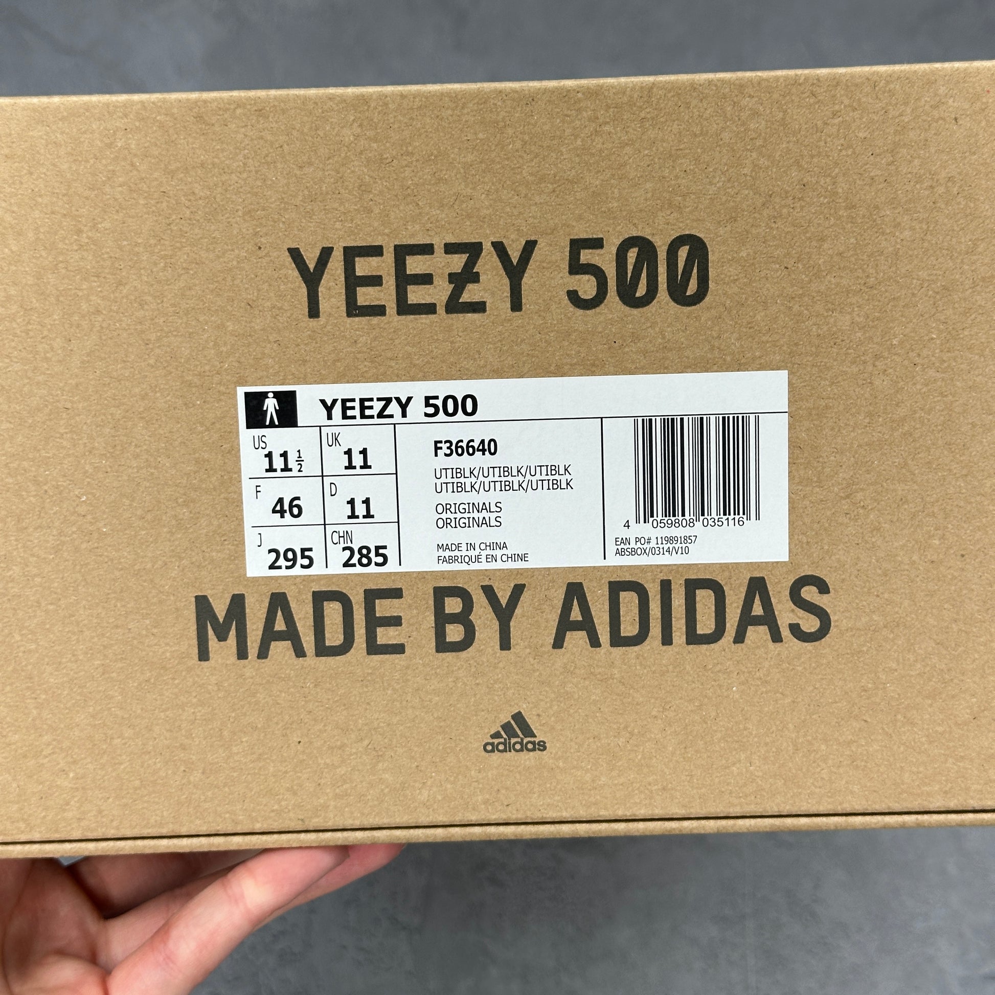 adidas Yeezy 500 Utility Black *pre-owned* SIZE 11.5
