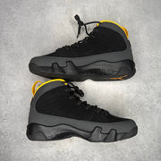 Jordan 9 Retro Dark Charcoal University Gold *pre-owned* SIZE 9.5