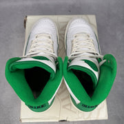 Jordan 2 Retro Lucky Green *pre-owned* SIZE 8