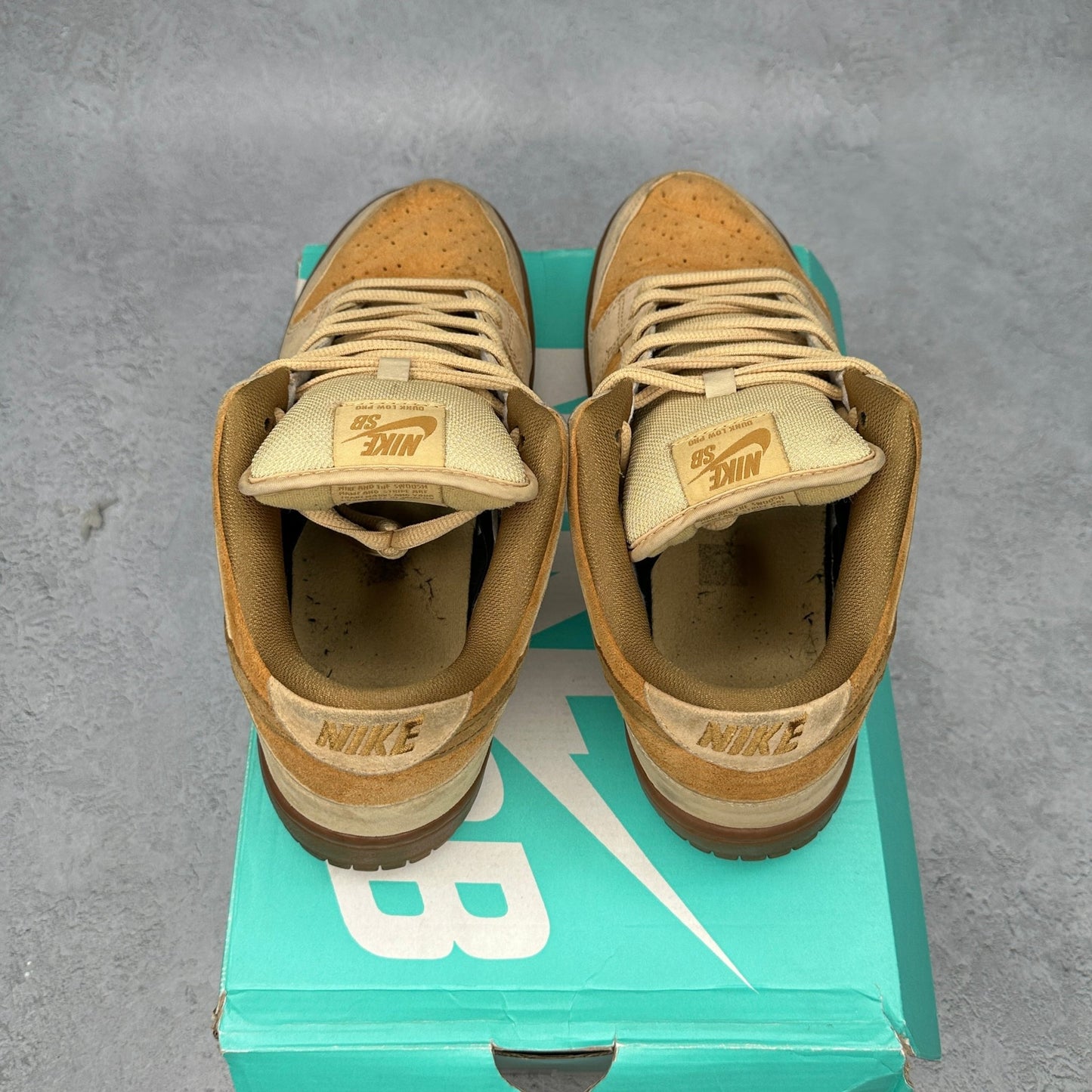 Nike SB Dunk Low Wheat (2017) *pre - owned* SIZE 9.5 - Kicks Collective PA - Nike - 883232-700 - Men's Shoes - 9.5M/11W - Pre - Owned