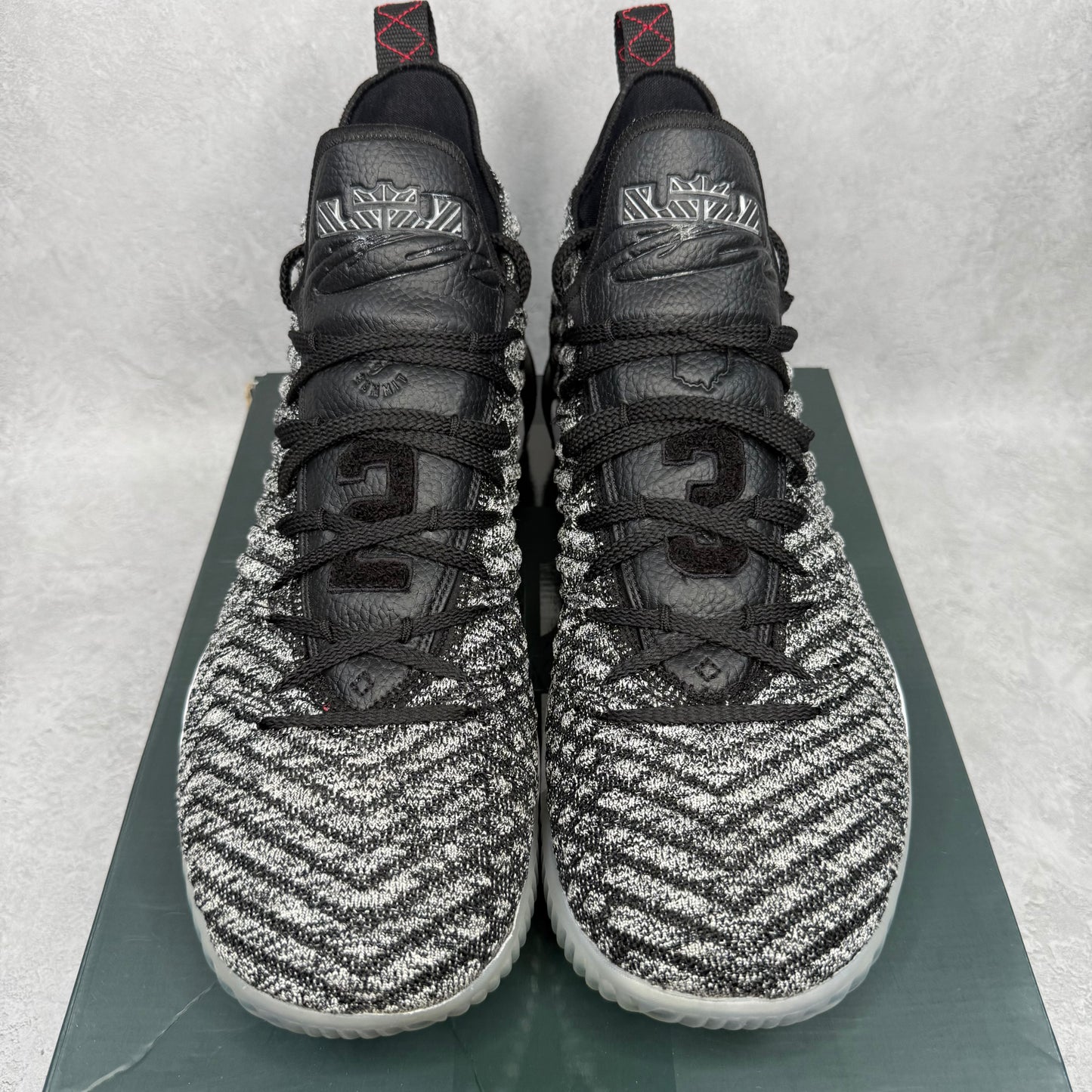 Nike LeBron 16 Oreo *pre-owned* SIZE 14