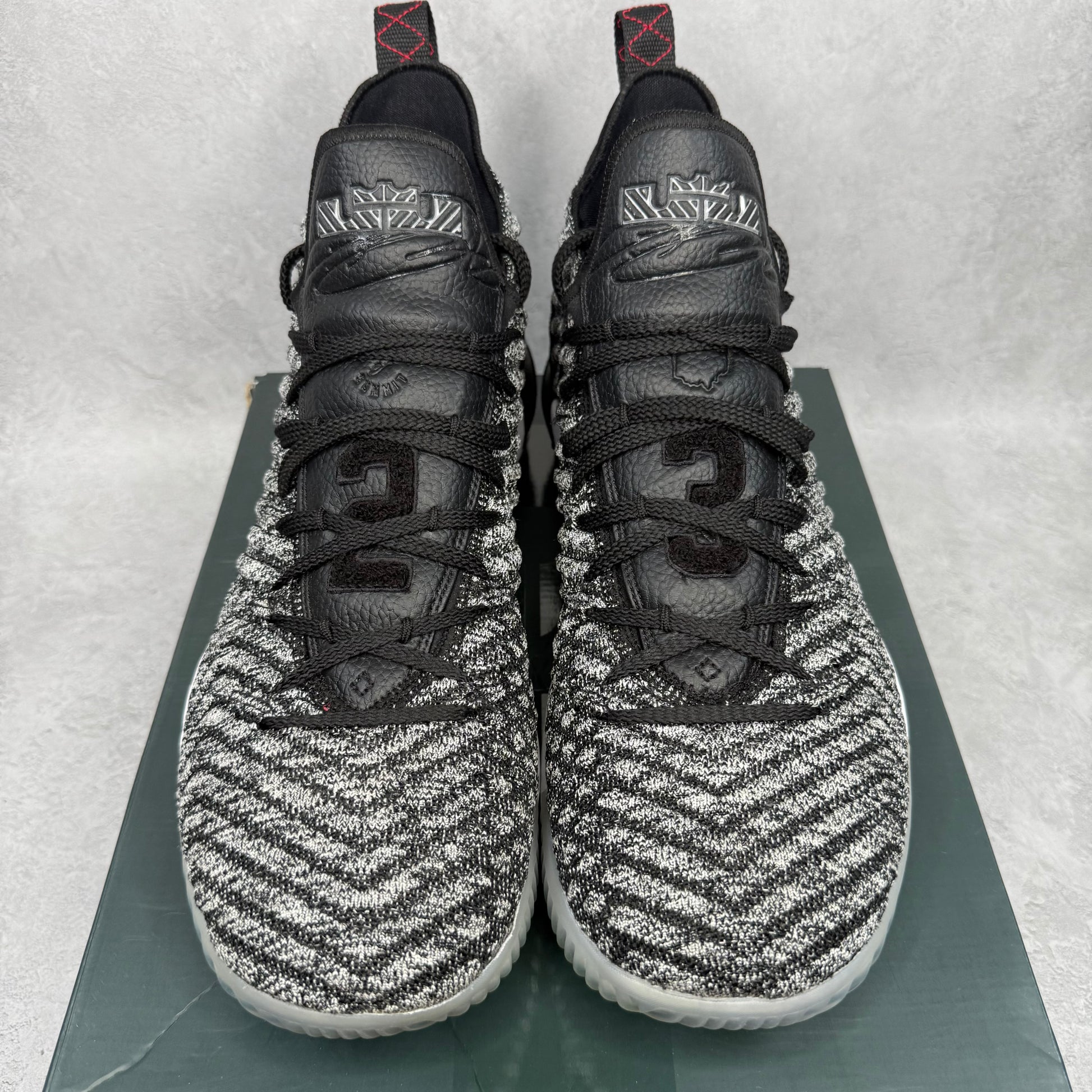 Nike LeBron 16 Oreo *pre-owned* SIZE 14