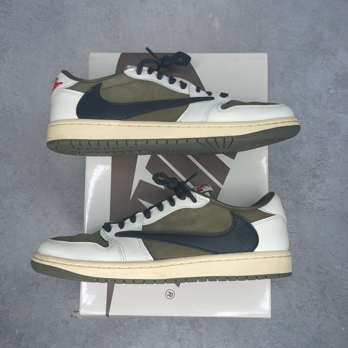 Jordan 1 Retro Low OG SP Travis Scott Medium Olive 8.5 (Pre-Owned) - Kicks Collective PA - Jordan - DM7866-200-8.5-PO-1 - Pre-Owned Sneakers - 8.5M / 10W