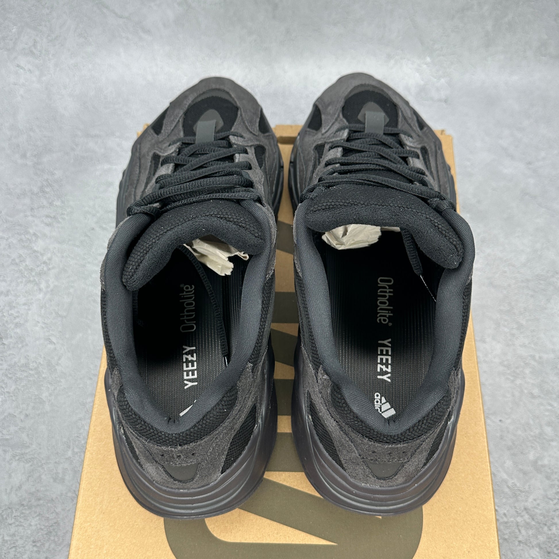 adidas Yeezy Boost 700 V2 Vanta
