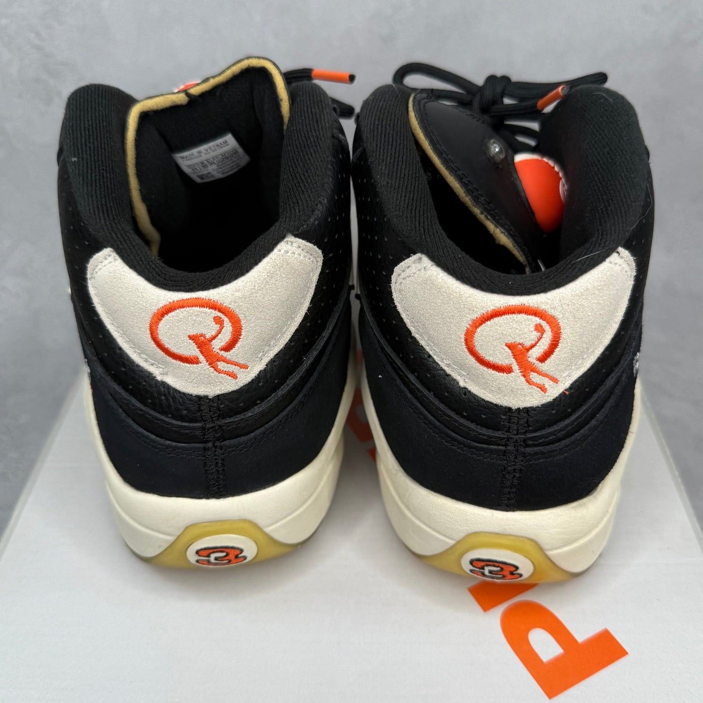 Reebok Question Pump Pump Omni Lite *pre - owned* SIZE 11 - Kicks Collective PA - Reebok - H06496 - Men's Shoes - 11M/12.5W - Pre - Owned