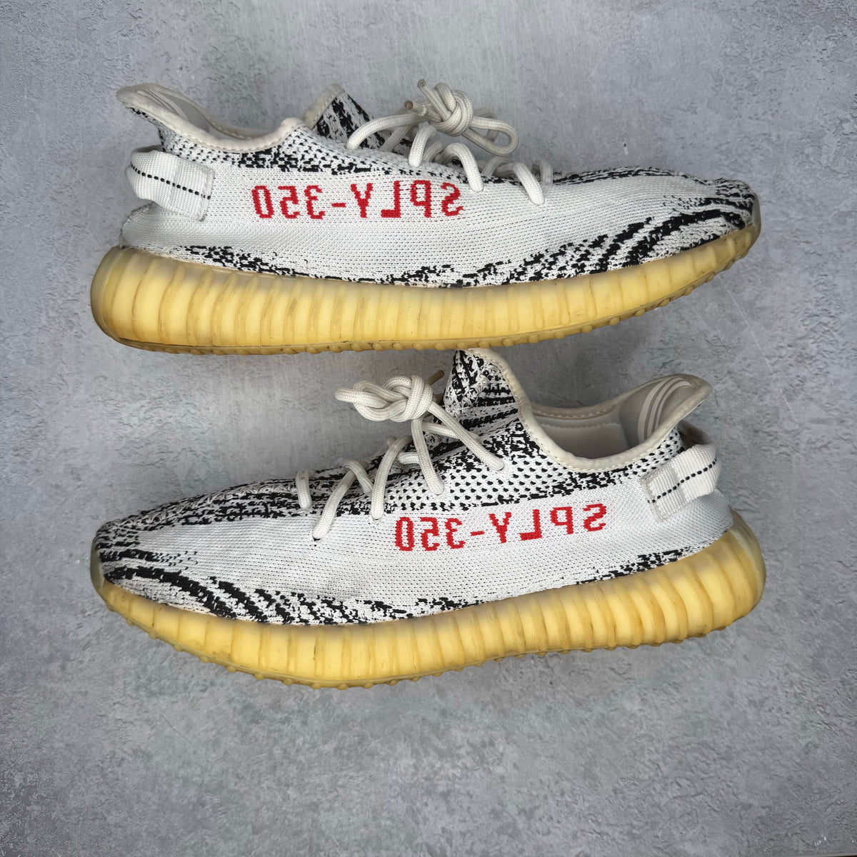 adidas Yeezy Boost 350 V2 Zebra *pre-owned* SIZE 11
