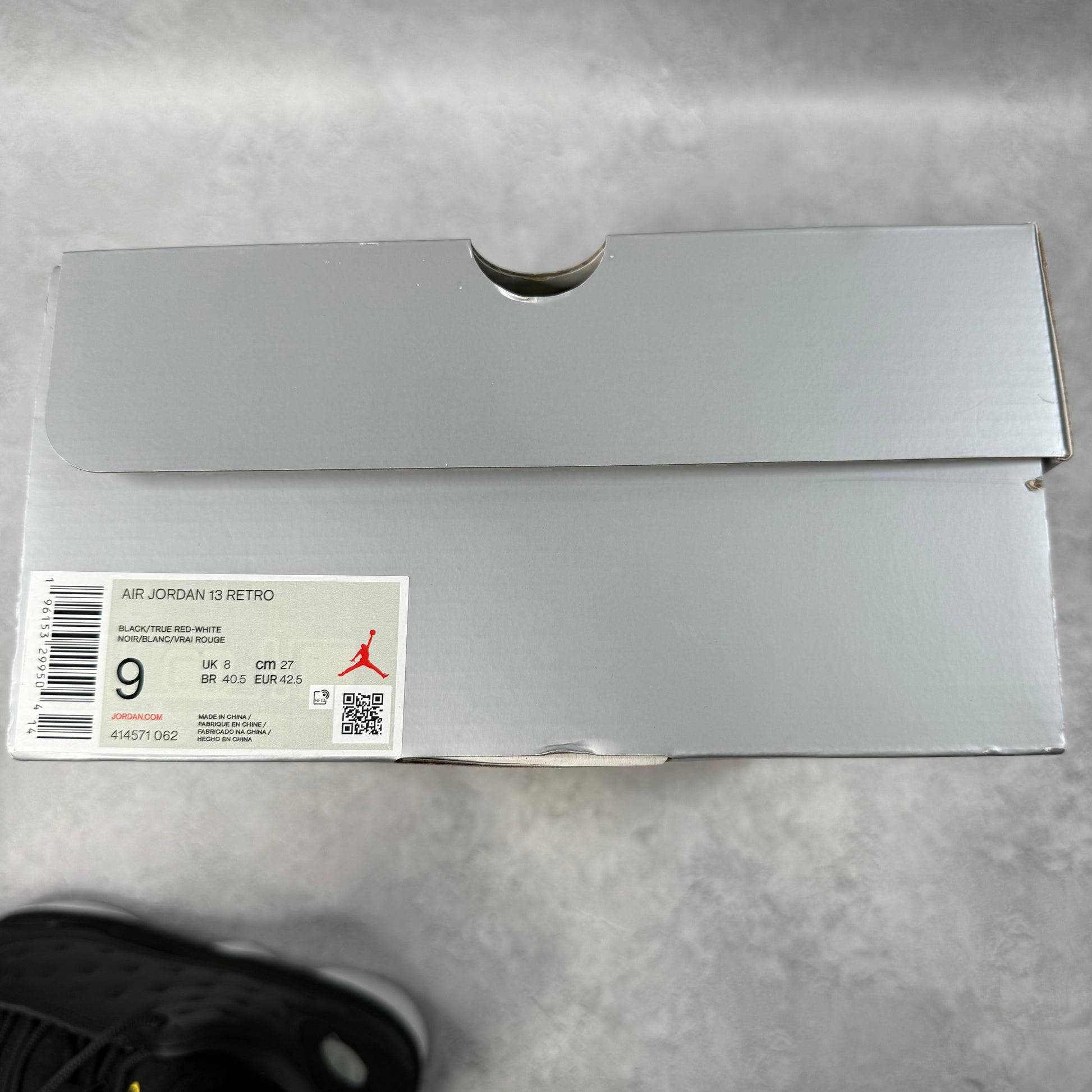 Jordan 13 Retro Playoffs (2023) *pre-owned* SIZE 9