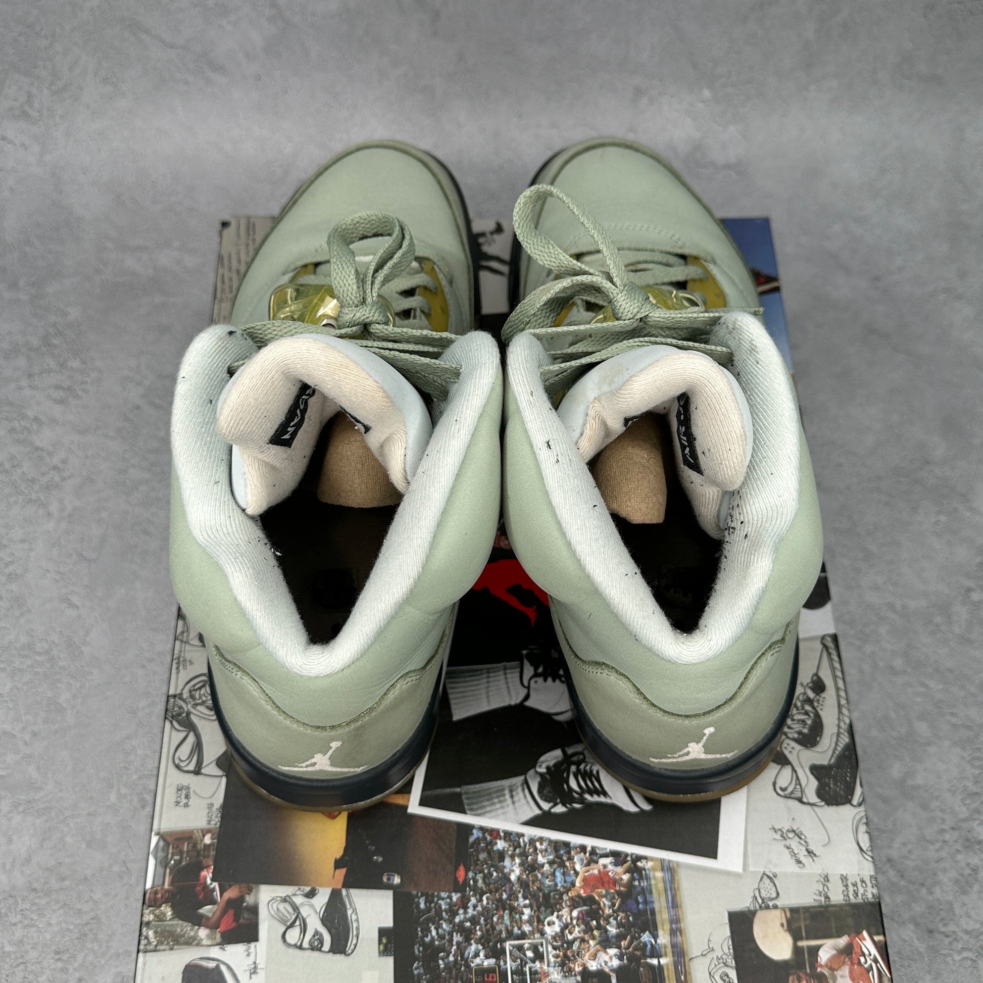 Jordan 5 Retro Jade Horizon *pre-owned* SIZE 10.5