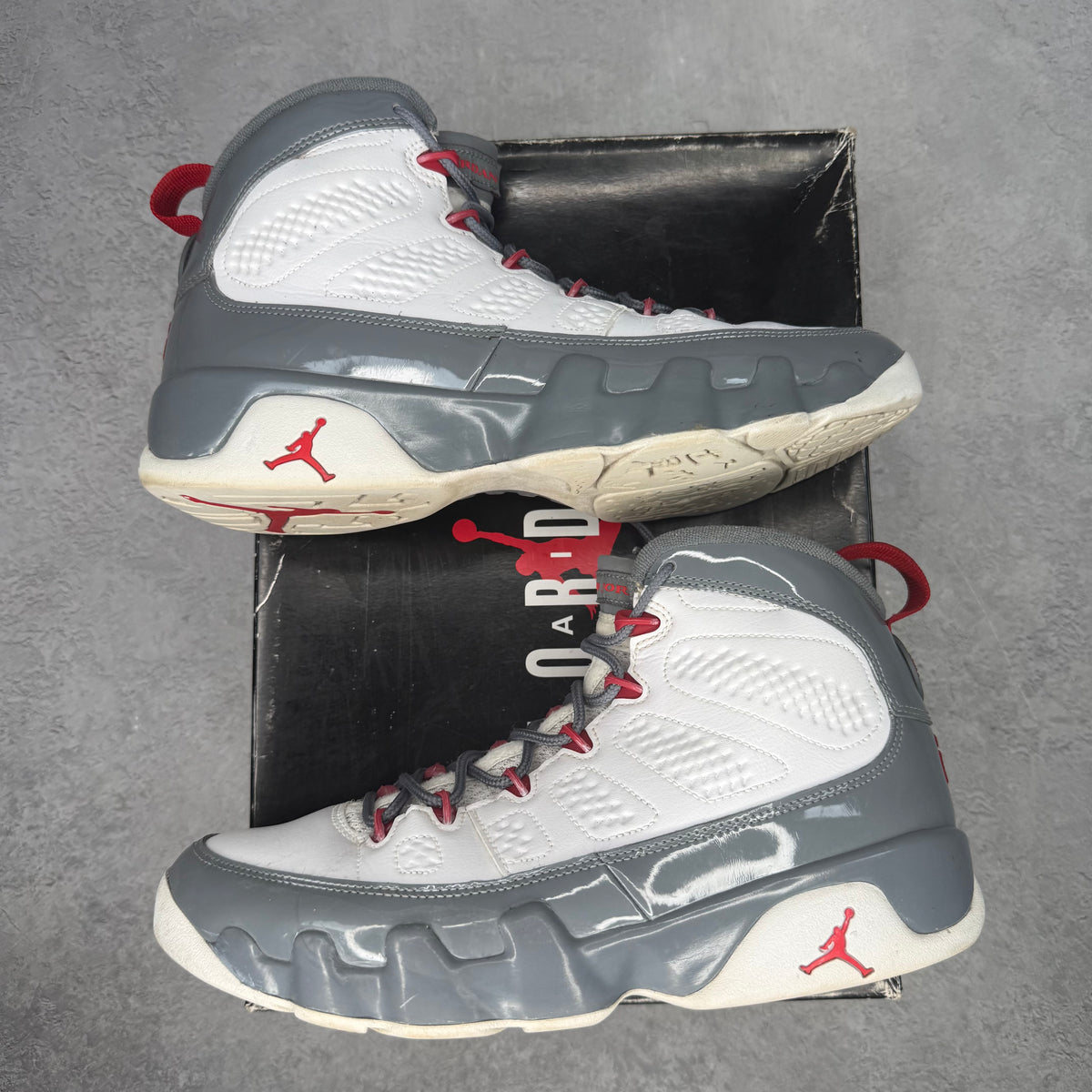 Jordan 9 Retro Fire Red *pre-owned* SIZE 9