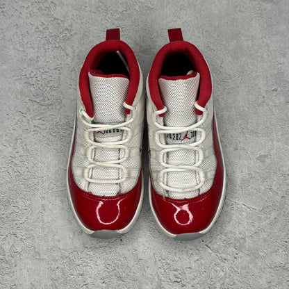 Jordan 11 Retro Cherry (2022) (TD) *pre-owned* SIZE 9C