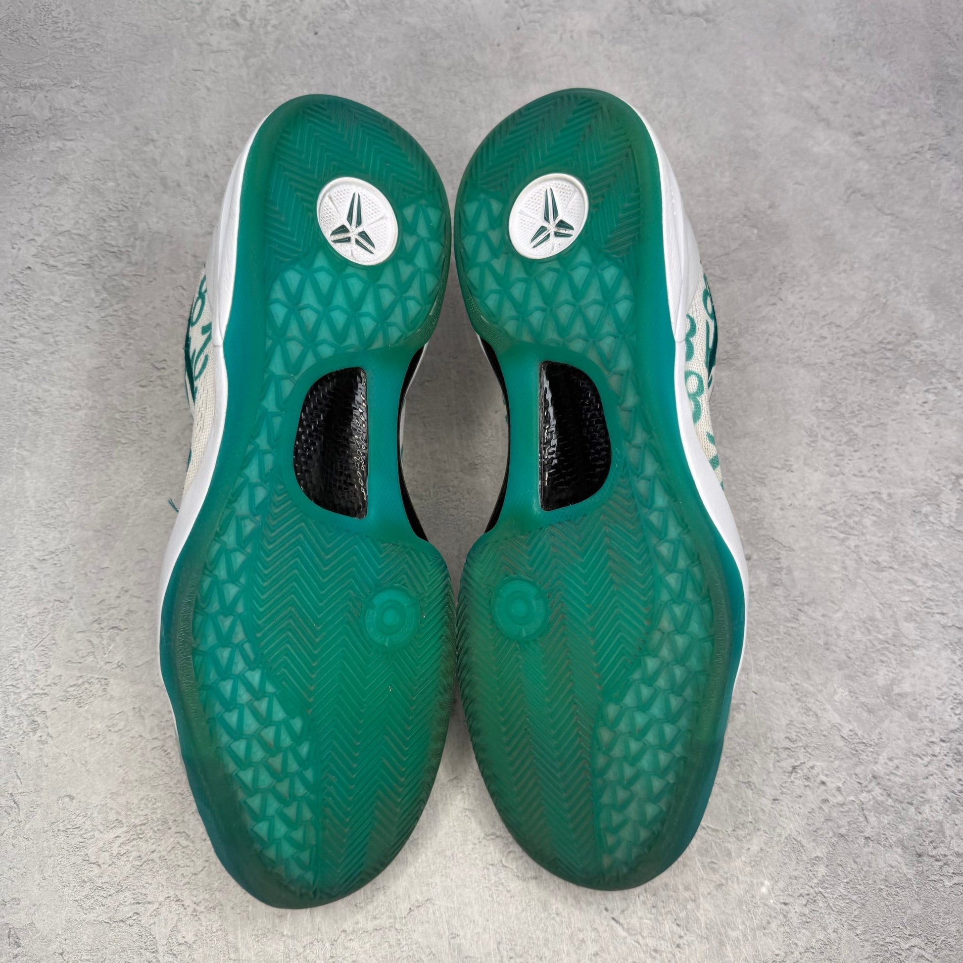 Nike Kobe 8 Protro Radiant Emerald *pre - owned* SIZE 12 - Kicks Collective PA - Nike - FQ3549-101 - Men's Shoes - 12M/13.5W - Pre - Owned - No Box