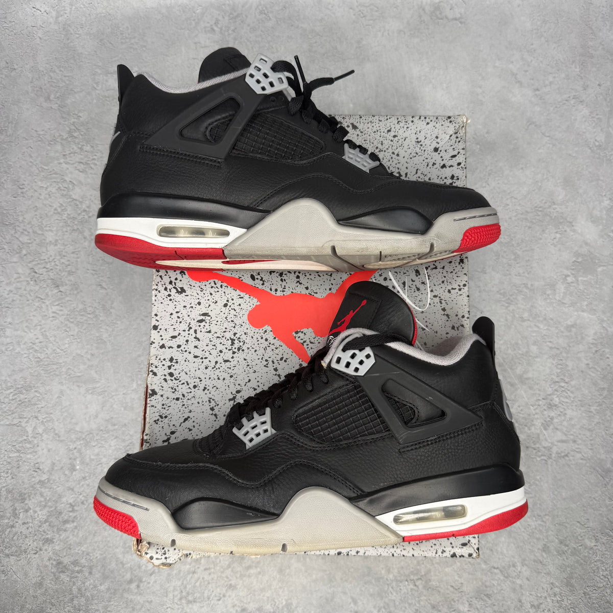Jordan 4 Retro Bred Reimagined *pre-owned* SIZE 10.5