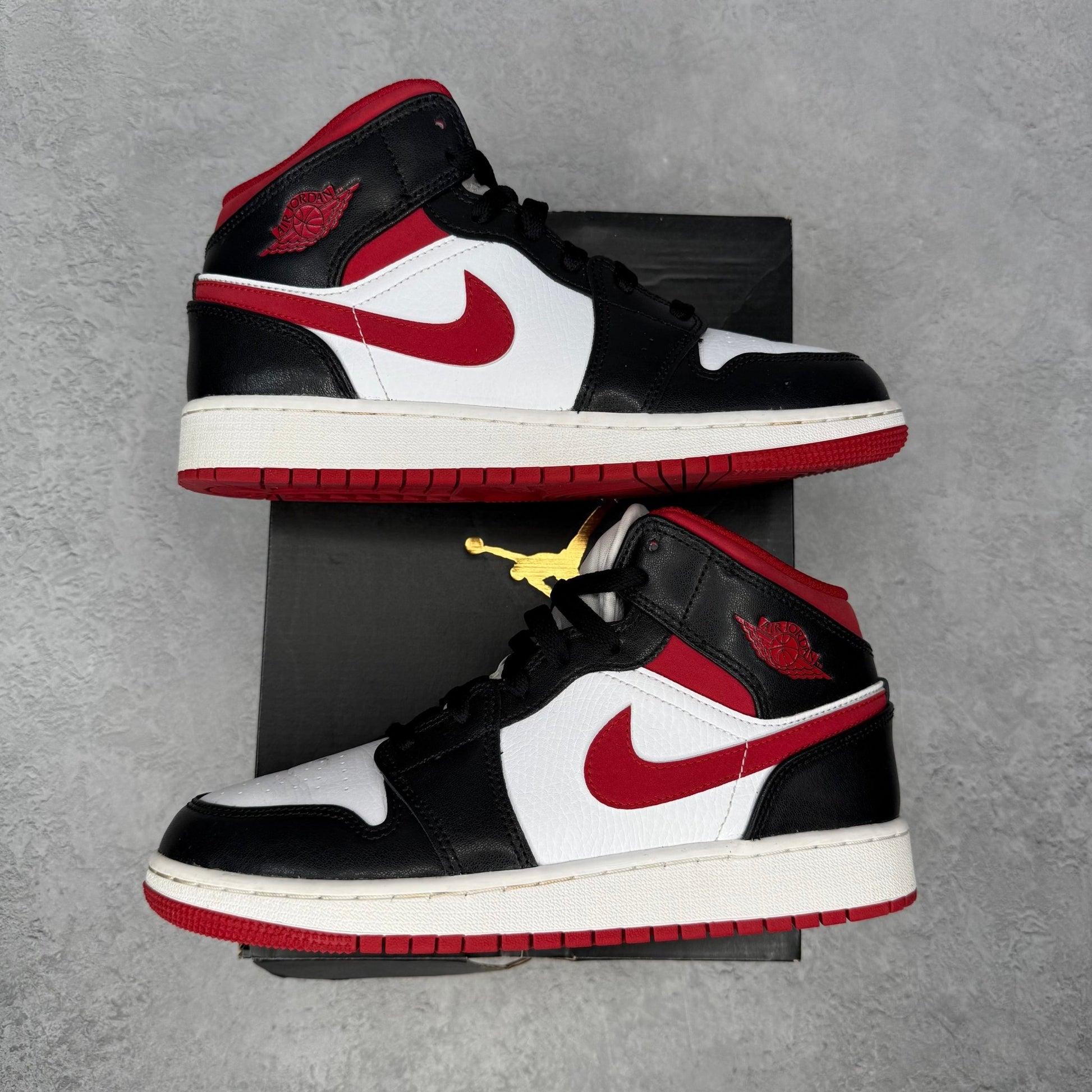 Jordan 1 Mid Gym Red Black White (GS) *pre - owned* SIZE 6Y - Kicks Collective PA - Jordan - DJ4695-122 - Kid's Shoes - 6Y - Pre - Owned