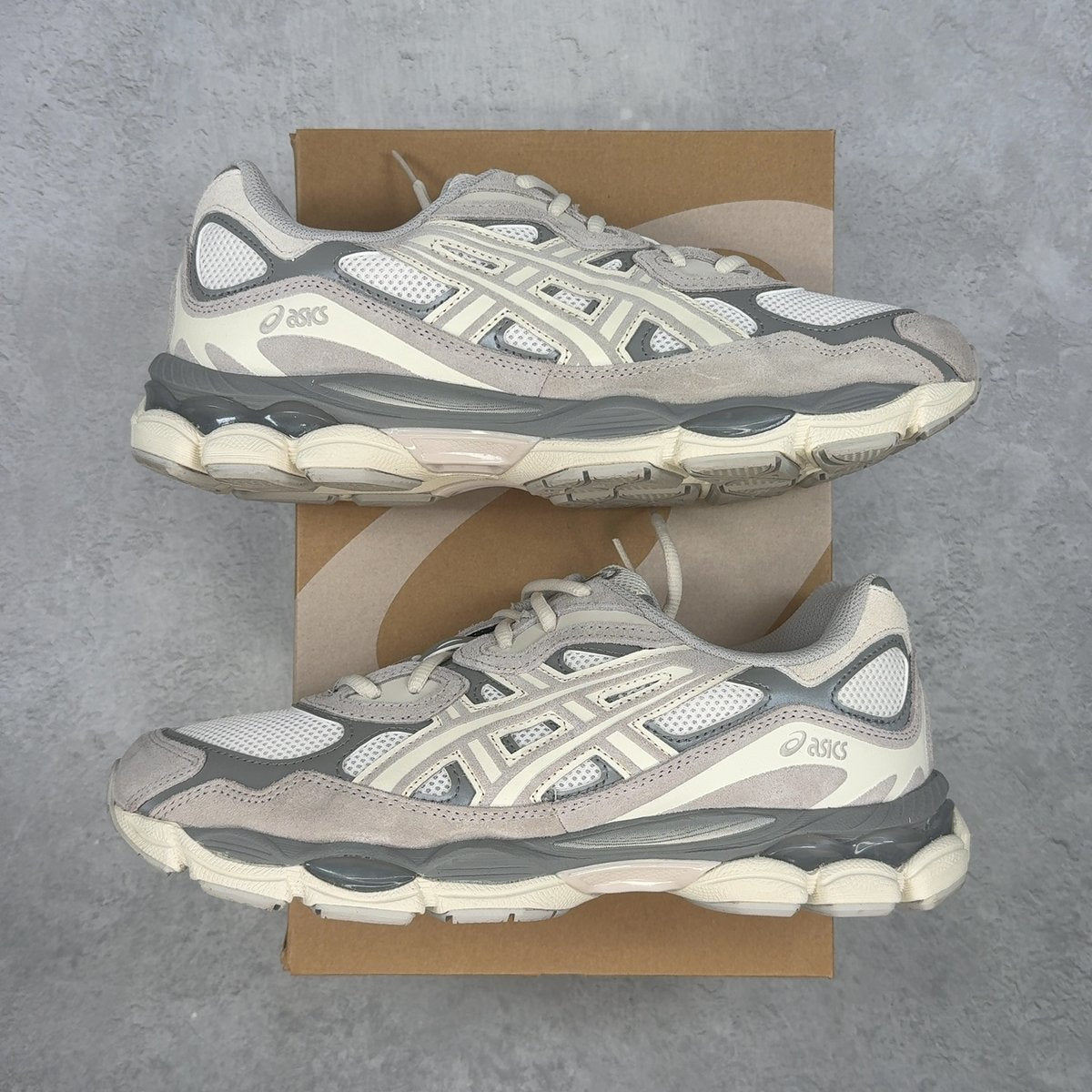 ASICS Gel-NYC Oyster Grey 9.5 (Pre-Owned) - Kicks Collective PA - ASICS - 1201A789-103-9.5-PO-2 - Pre-Owned Sneakers - 9.5