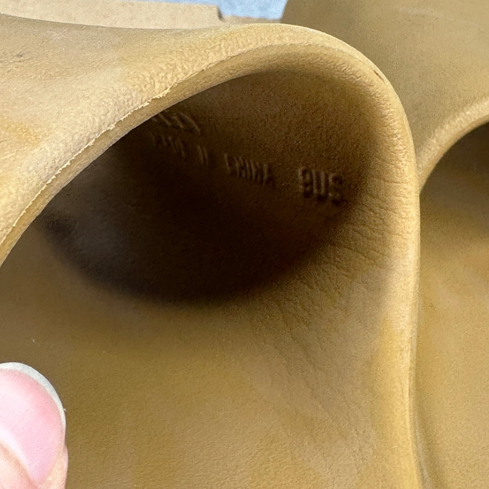 adidas Yeezy Slide Ochre *pre - owned* SIZE 9 - Kicks Collective PA - adidas - GW1931 - Men's Shoes - 9M/10.5W - Pre - Owned