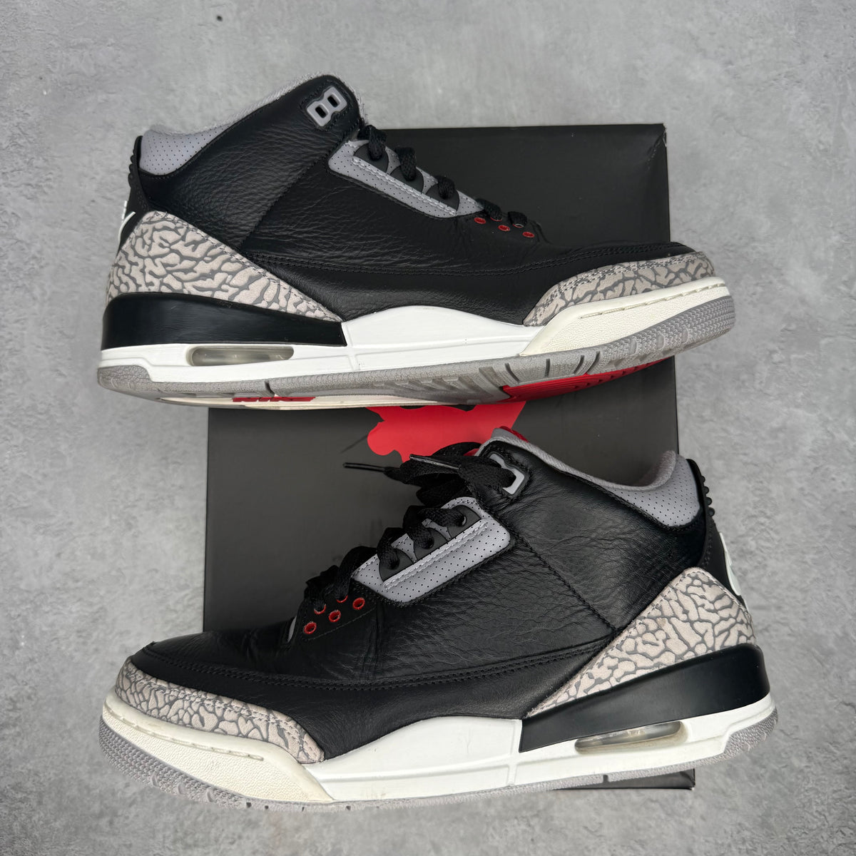 Jordan 3 Retro OG Black Cement (2024) *pre-owned* SIZE 10