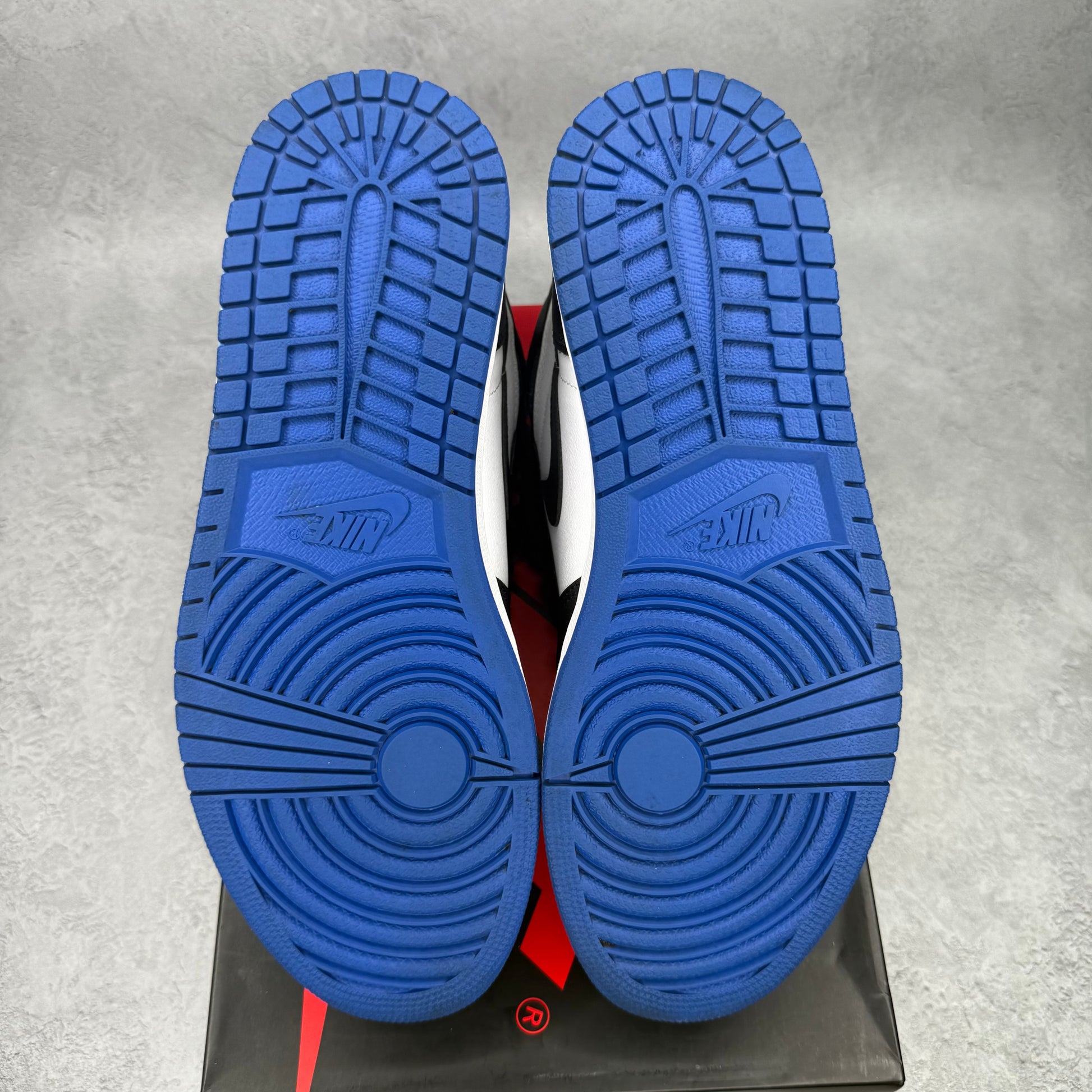 Jordan 1 Retro High Royal Toe *pre-owned* SIZE 11.5