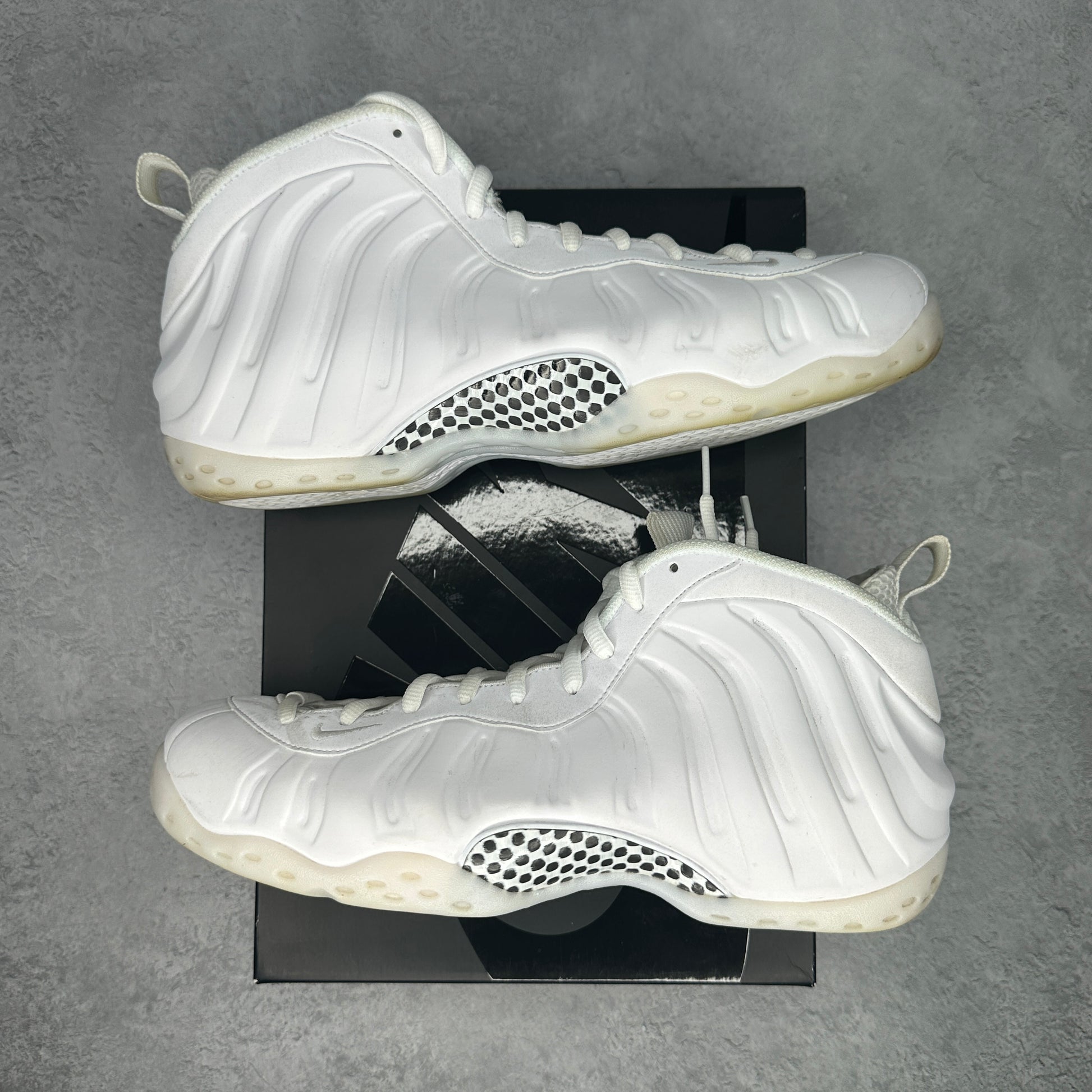 Nike Air Foamposite One Triple White *pre-owned* SIZE 10