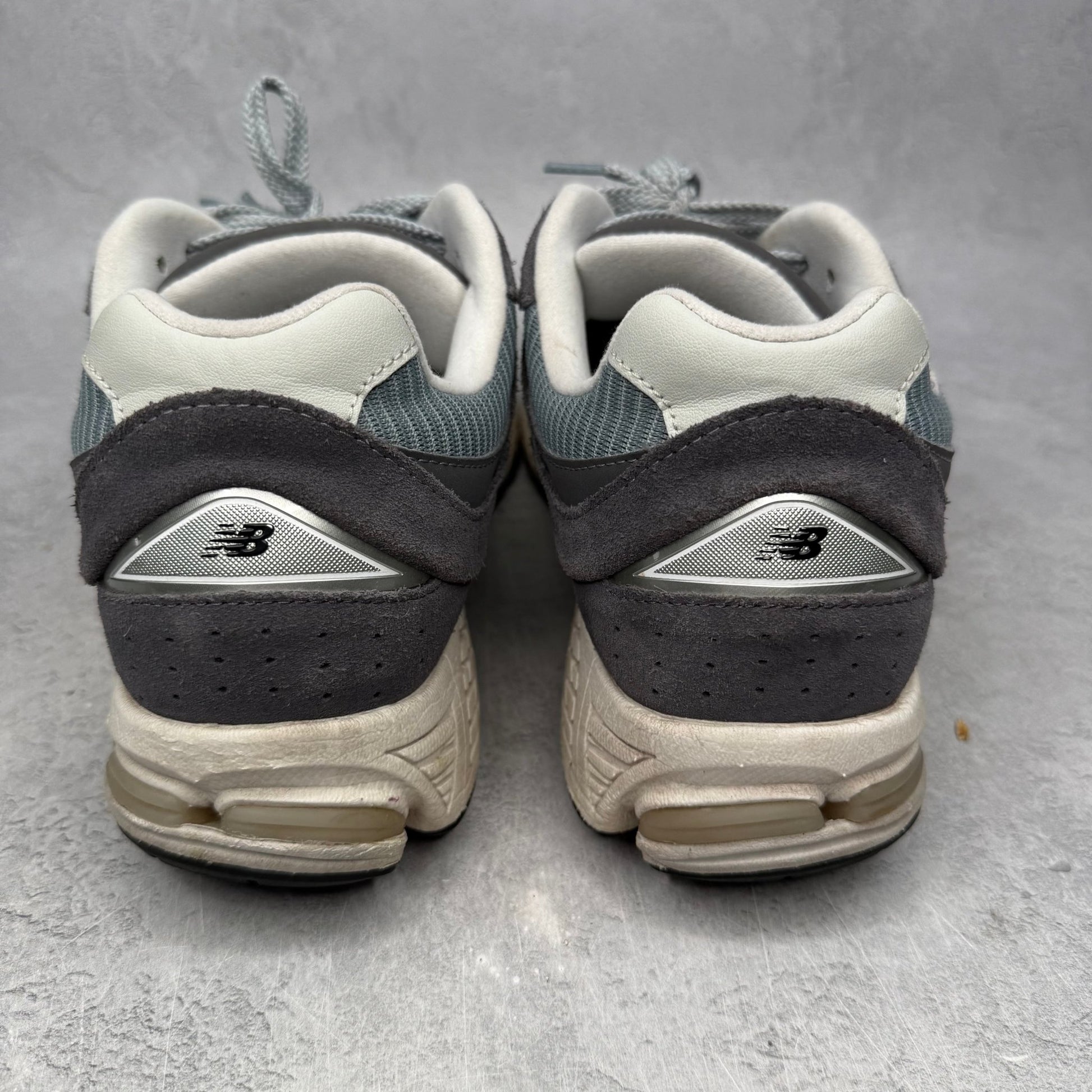 New Balance 2002R Magnent Lead *pre-owned* SIZE 11