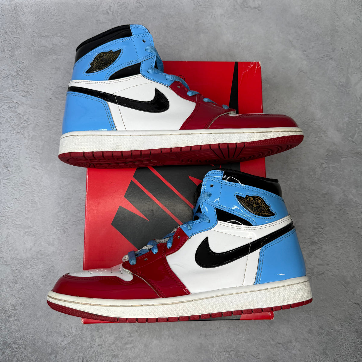 Jordan 1 Retro High Fearless UNC Chicago *pre-owned* SIZE 10