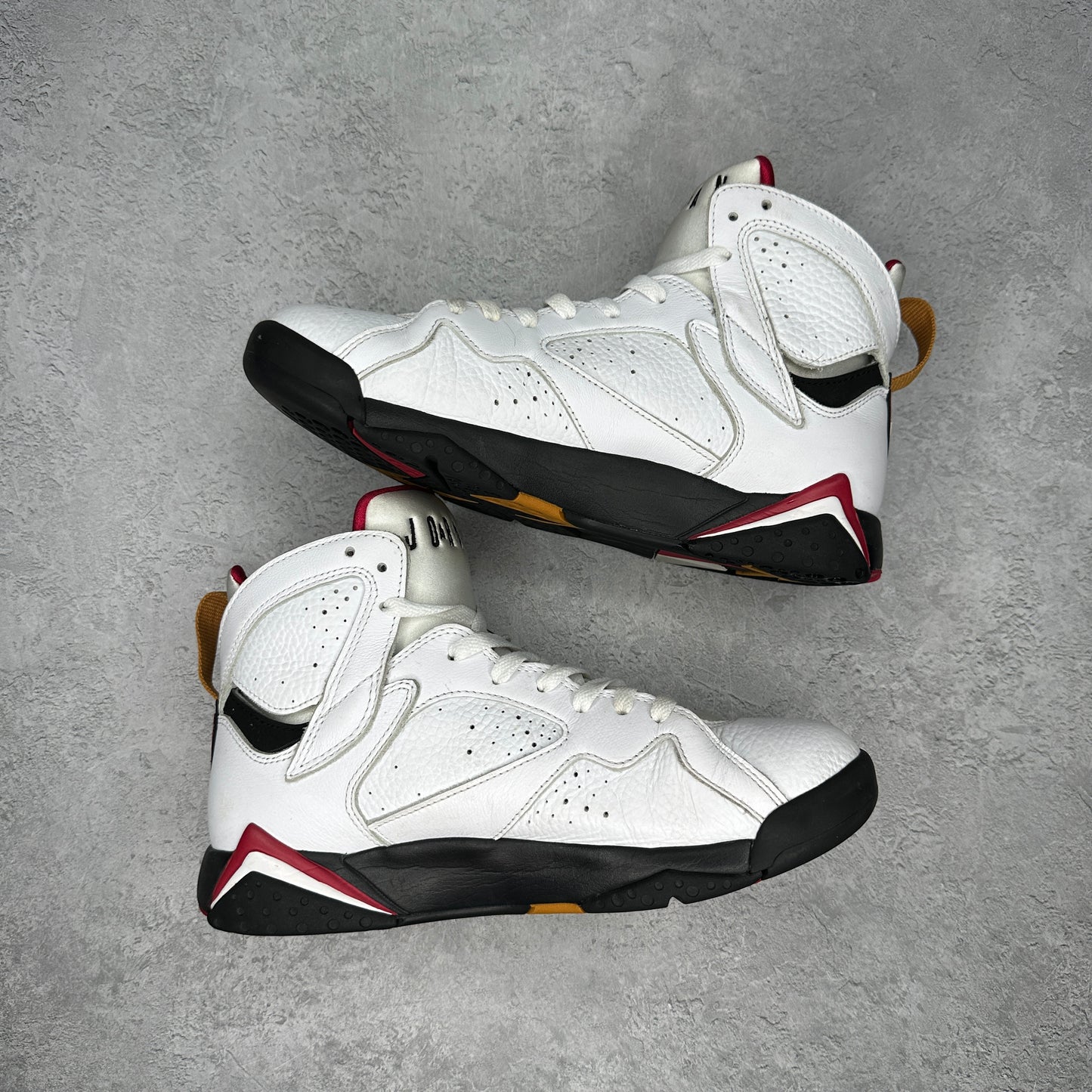 Jordan 7 Retro Cardinal (2022) *pre-owned* SIZE 8