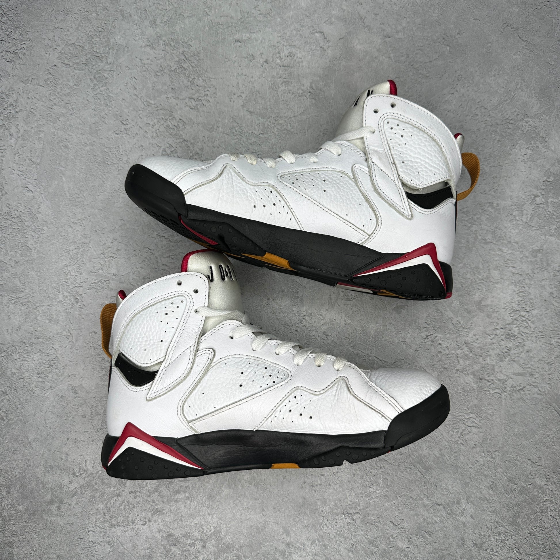 Jordan 7 Retro Cardinal (2022) *pre-owned* SIZE 8