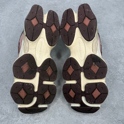 New Balance 9060 Cherry Blossom *pre-owned* SIZE 8