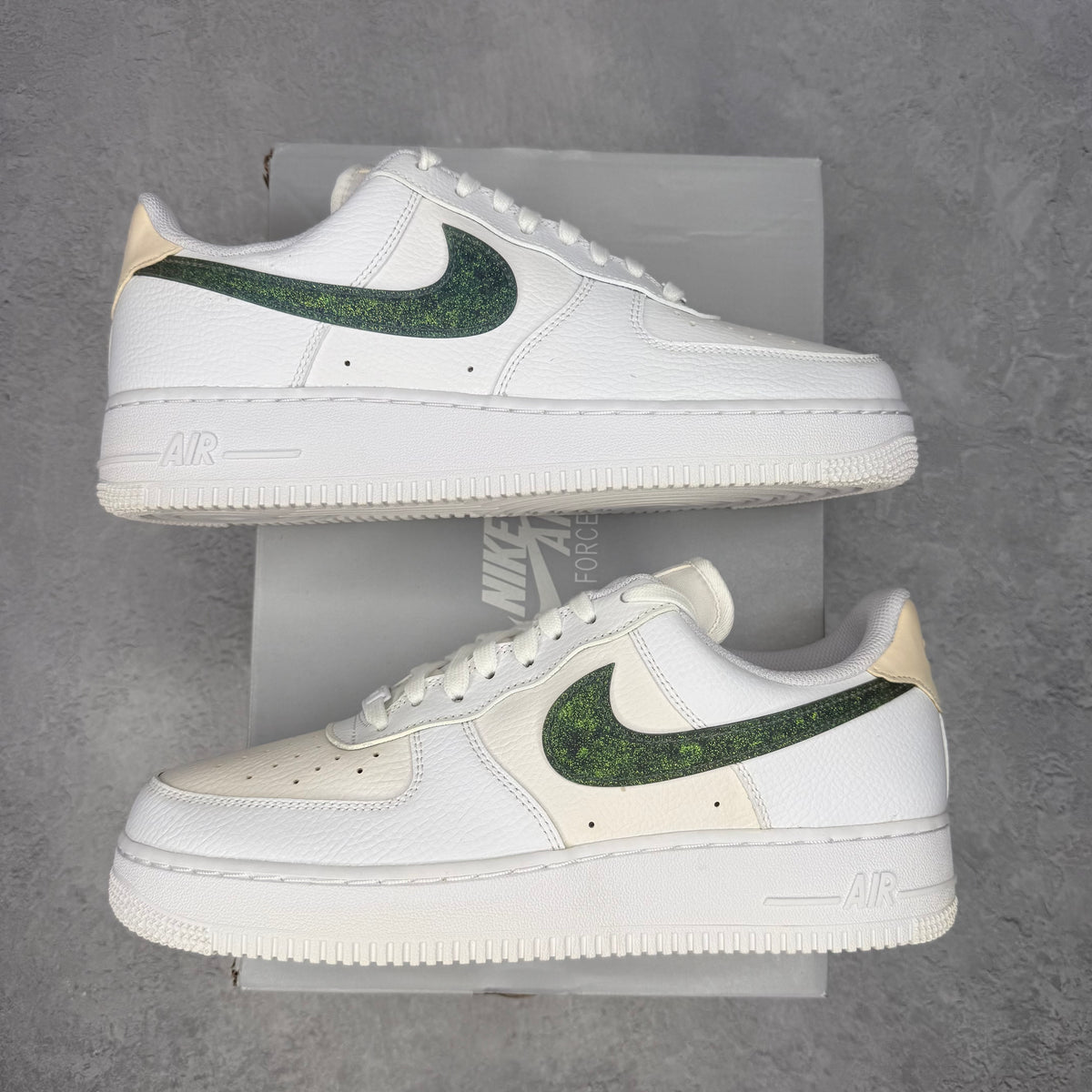 Nike Air Force 1 Low Glitter Swoosh Green (Women's) *yellowing*