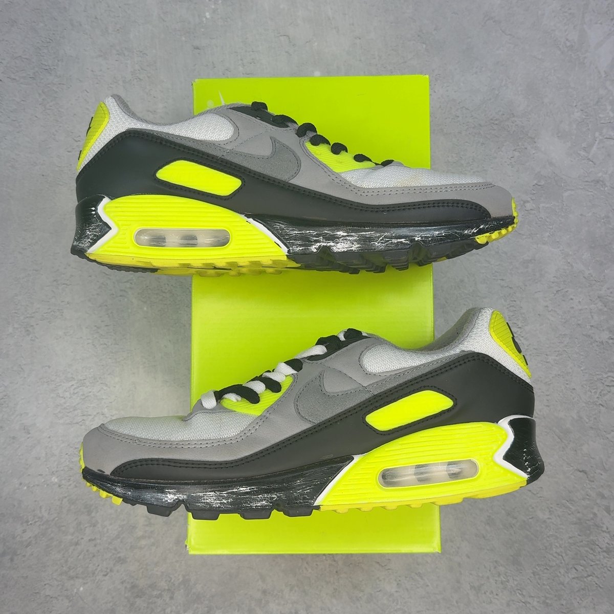 Nike Air Max 90 OG Volt (2020) 9.5 (Pre-Owned) - front