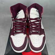 Jordan 1 Retro High OG Bordeaux pre-owned size 11.5