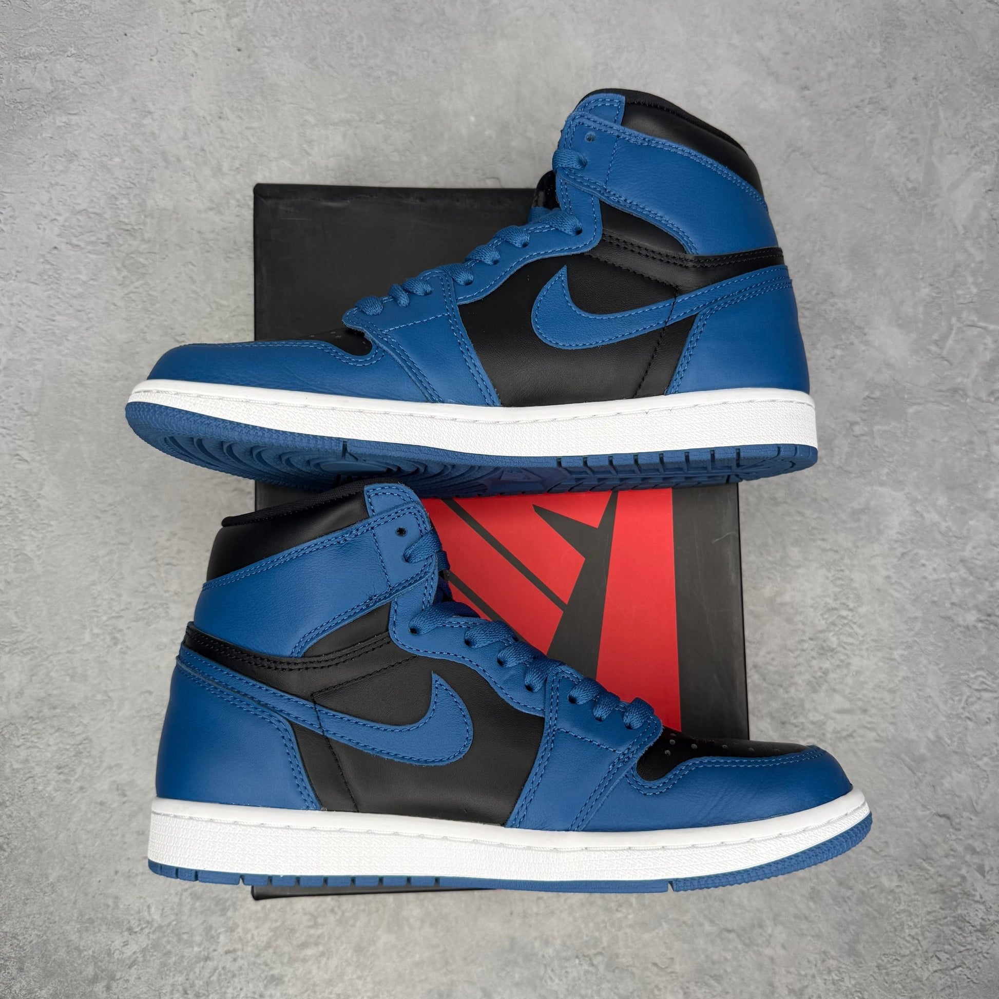 Jordan 1 Retro High OG Dark Marina Blue *pre - owned* SIZE 8 - Kicks Collective PA - Jordan - 555088-404 - Men's Shoes - 8M/9.5W - Pre - Owned