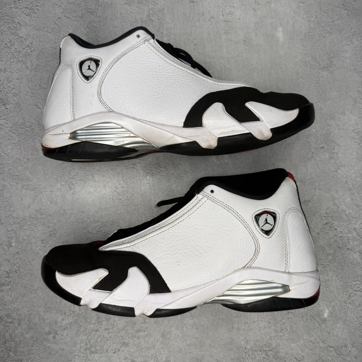 Jordan 14 Retro Black Toe (2024) *pre-owned* SIZE 11