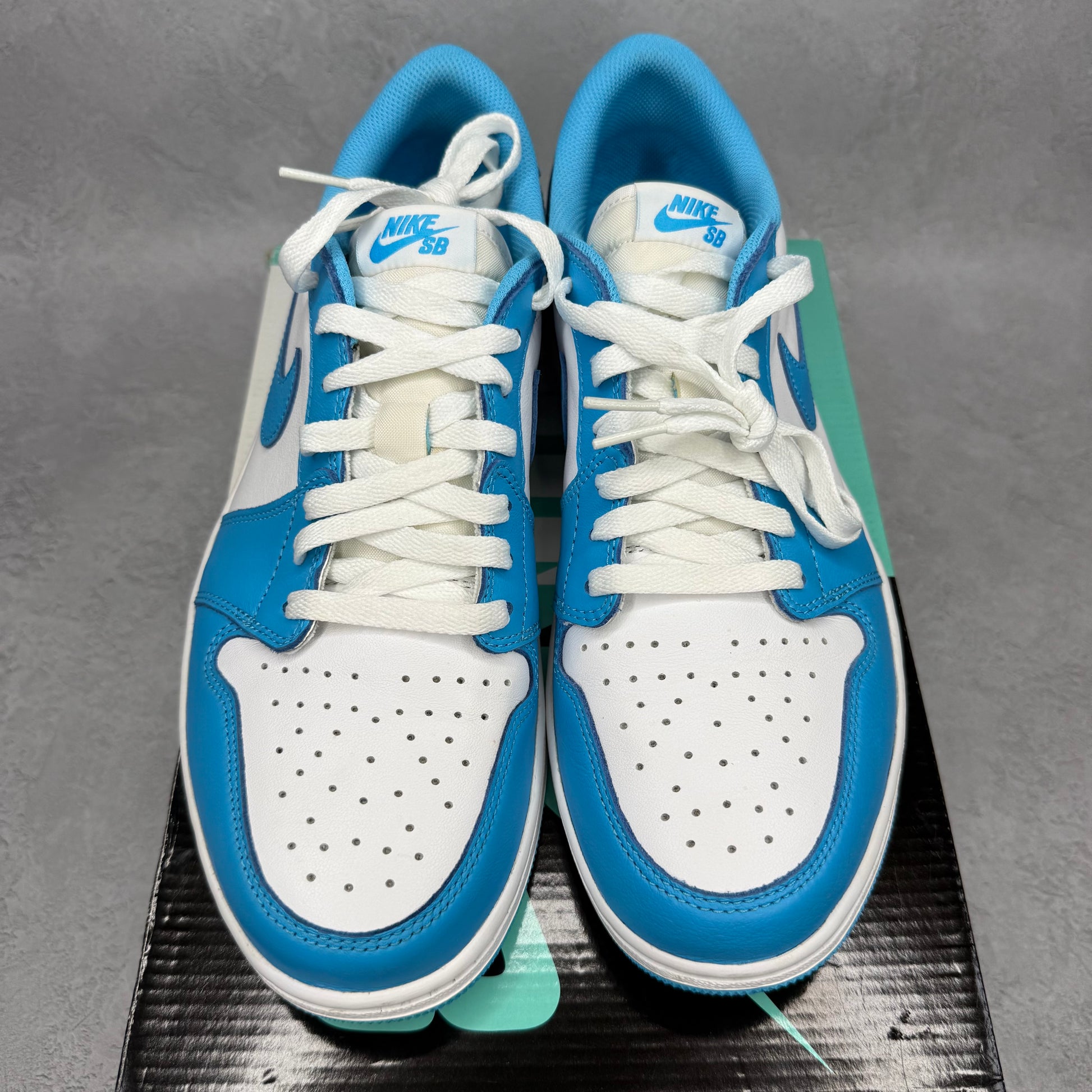 Jordan 1 Low SB UNC *pre-owned* SIZE 10.5