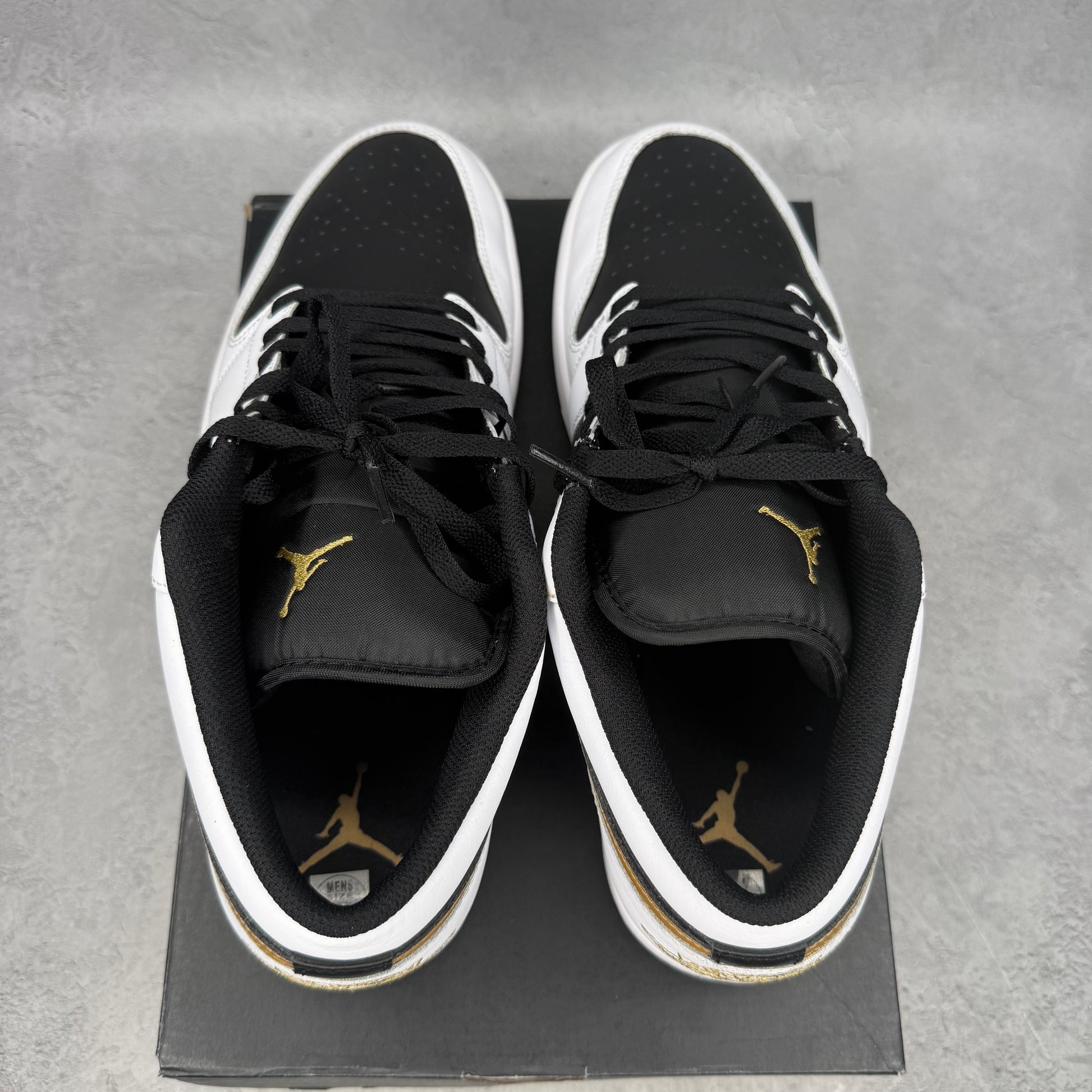 Jordan 1 Low White Black Metallic Gold Swoosh *pre-owned* SIZE 13